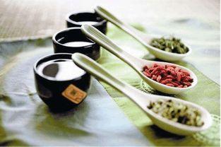 娱乐吃瓜酱中医养生,吃瓜之余，健康生活新主张